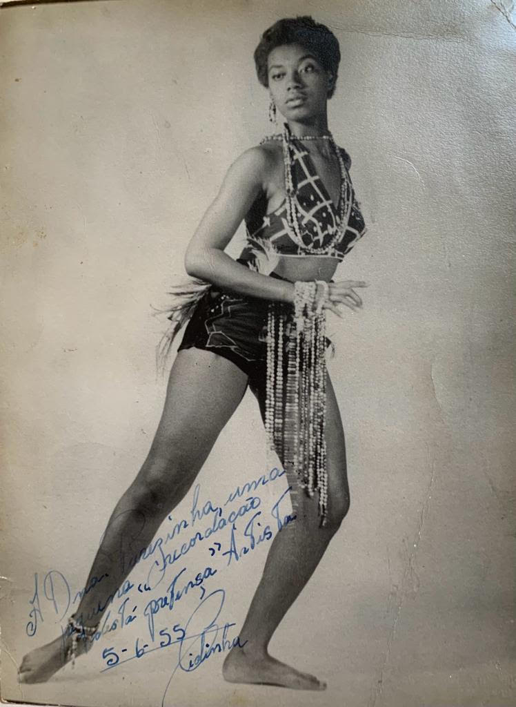 Aparecida Rodrigues - filha da Benedita Rodrigues, tornou-se a primeira bailarina negra do Brasil.